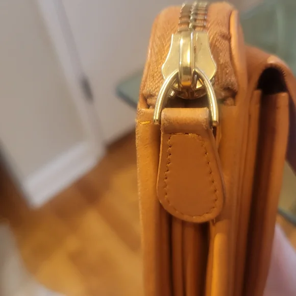 Bottega Venetta zippy wallet - Picture 11 of 16